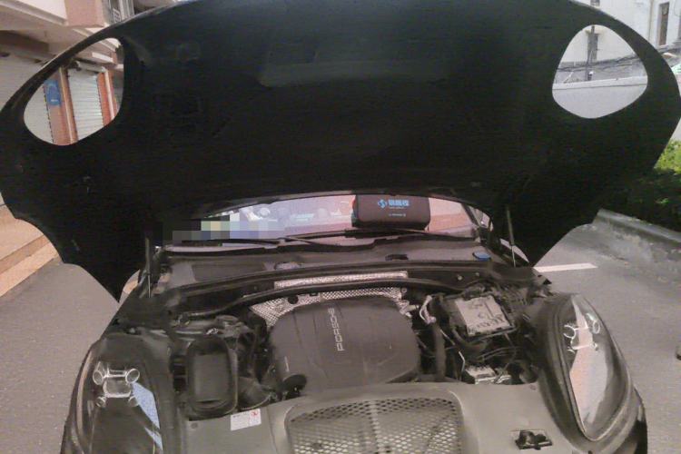 Used Porsche Macan 2021 Macan 2.0T Engine Bay