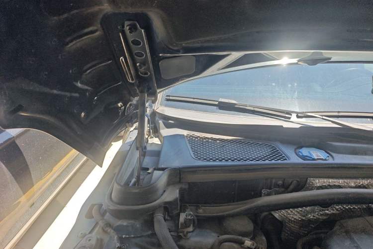 Used Porsche Macan 2021 Macan 2.0T Engine Bay Right