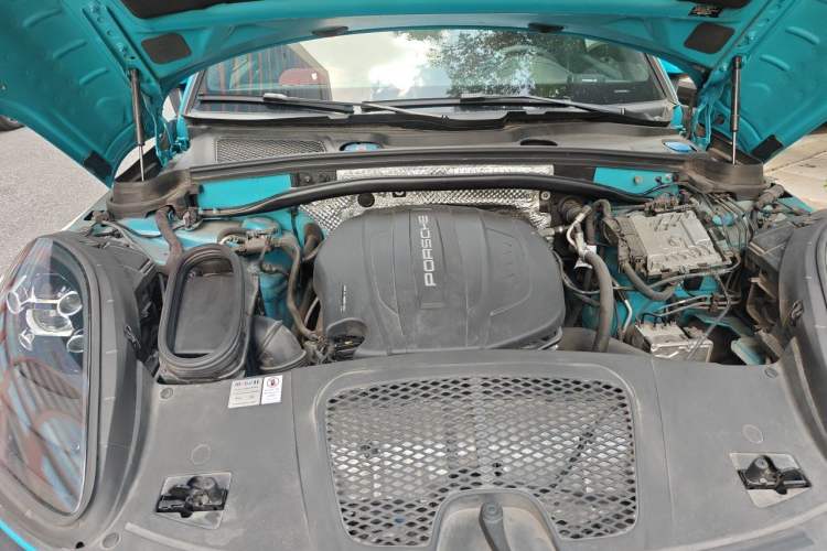 Used Porsche Macan 2021 Macan 2.0T Engine Bay Right