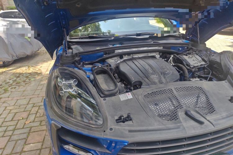 Used Porsche Macan 2021 Macan 2.0T Engine Bay Right