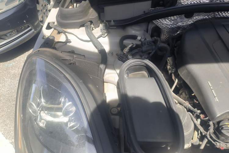 Used Porsche Macan 2021 Macan 2.0T Engine Bay Right
