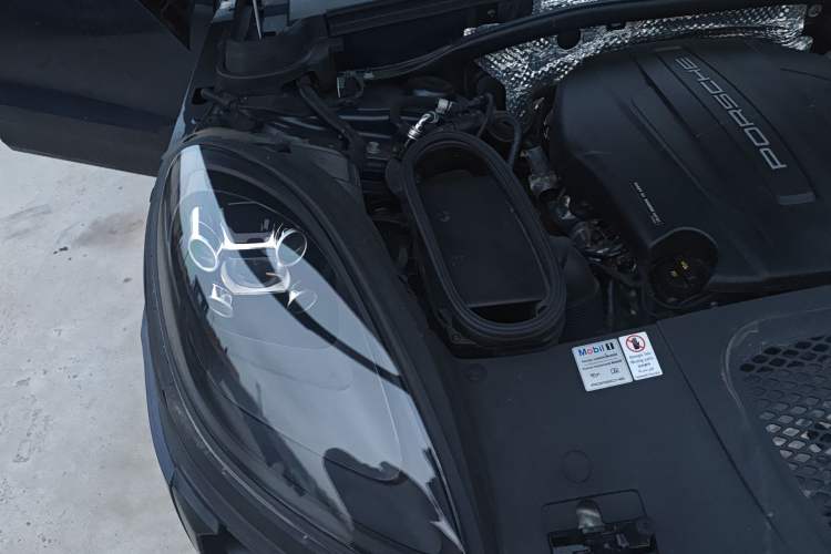 Used Porsche Macan 2021 Macan 2.0T Engine Bay Right