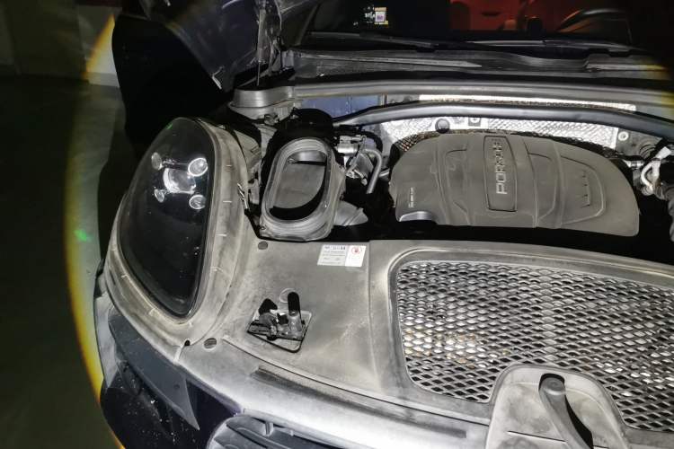Used Porsche Macan 2021 Macan 2.0T Engine Bay Right