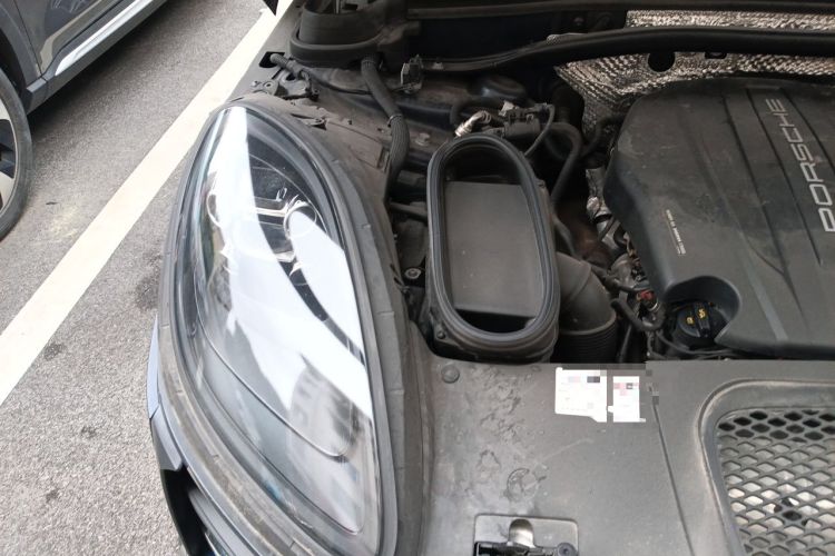 Used Porsche Macan 2021 Macan 2.0T Engine Bay Right