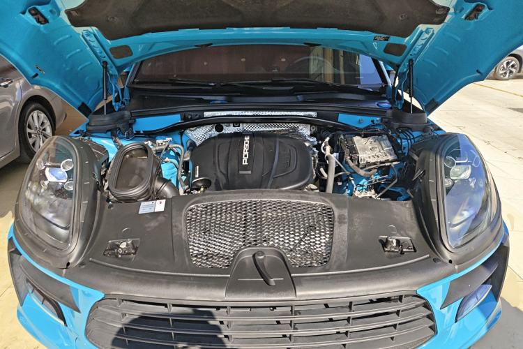 Used Porsche Macan 2021 Macan 2.0T Engine Bay