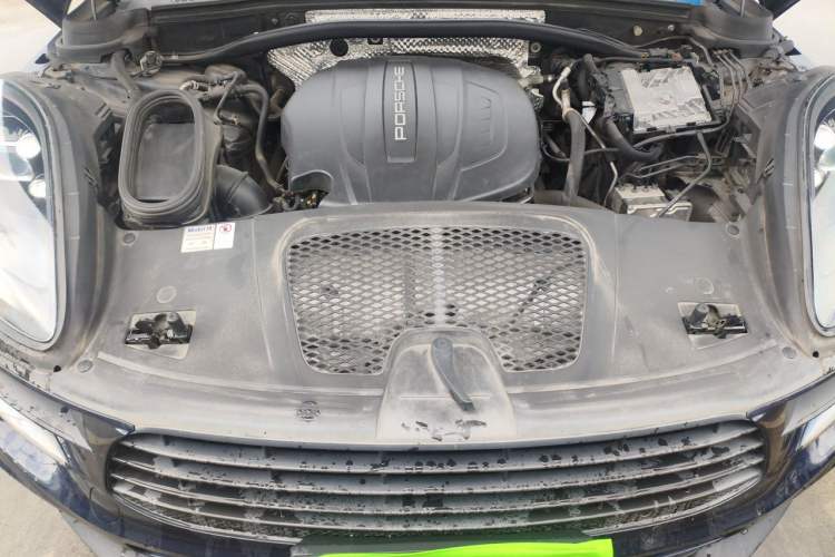 Used Porsche Macan 2021 Macan 2.0T Engine Bay
