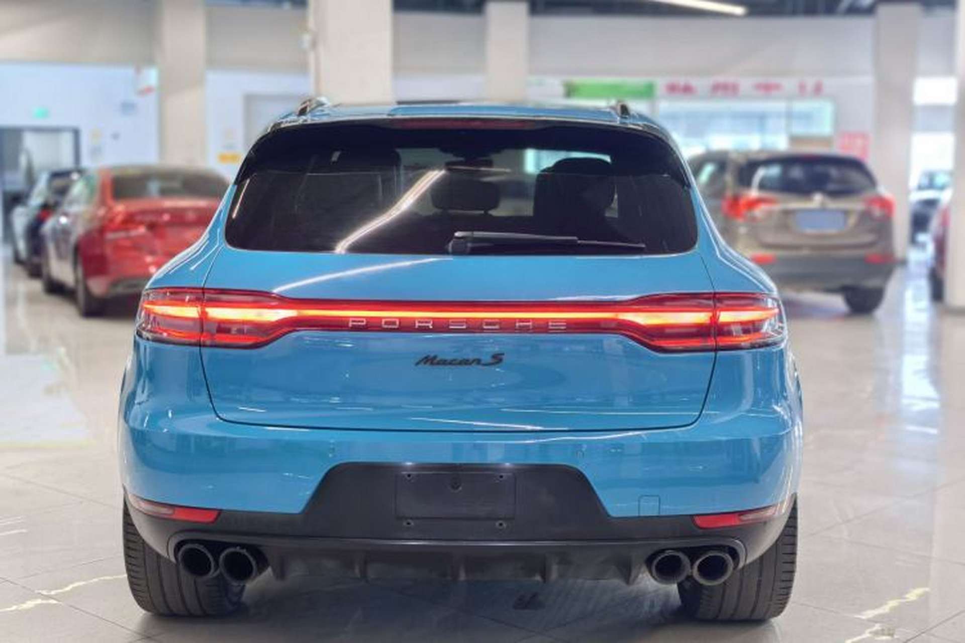 Used Porsche Macan 2021 Macan 2.0T Exterior 3
