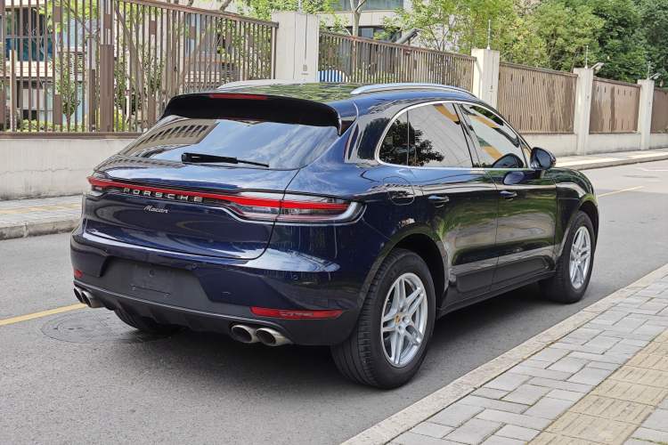 Used Porsche Macan 2021 Macan 2.0T Exterior 4