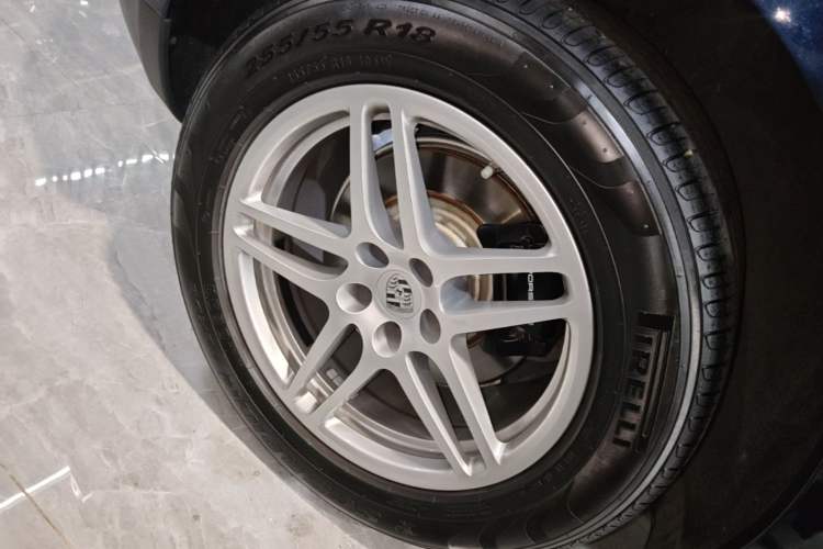 Used Porsche Macan 2021 Macan 2.0T Exterior 4