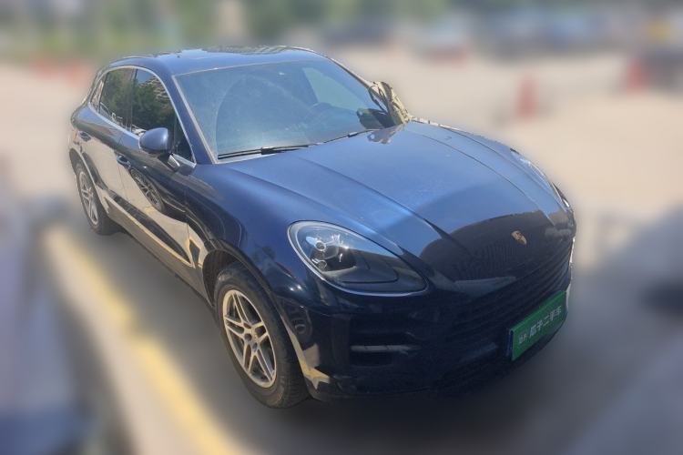 Used Porsche Macan 2021 Macan 2.0T Front Right 45 Deg