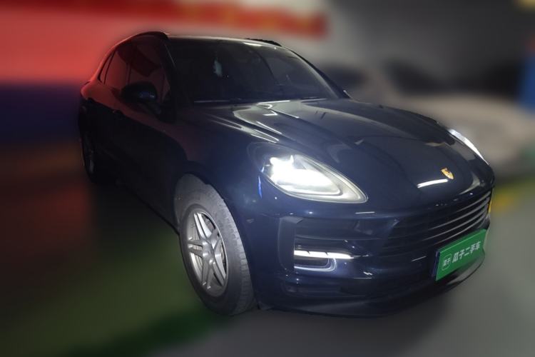 Used Porsche Macan 2021 Macan 2.0T Front Right 45 Deg