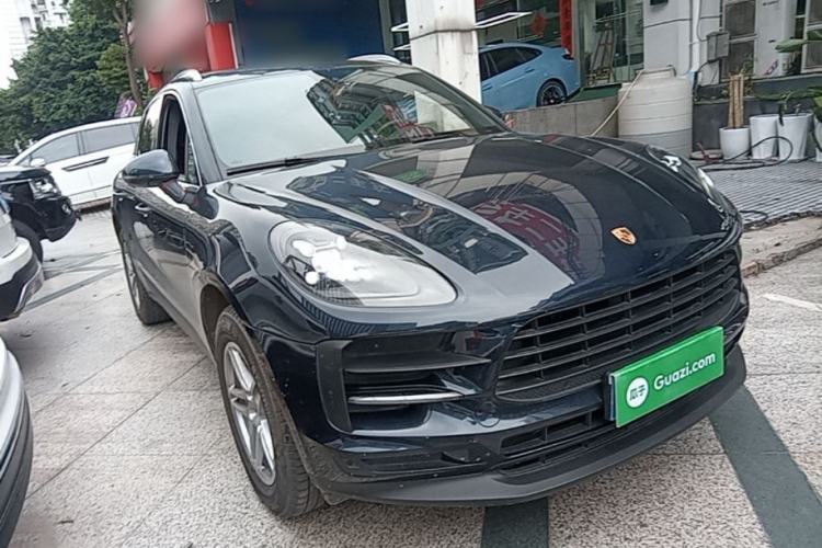 Used Porsche Macan 2021 Macan 2.0T Front Right 45 Deg