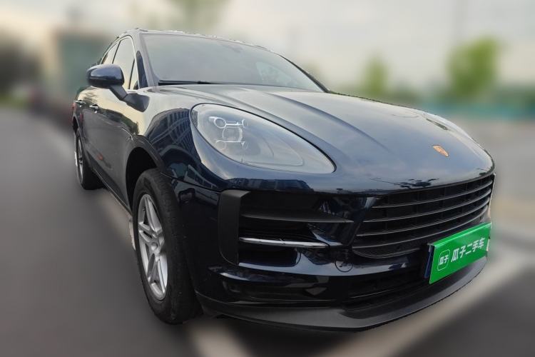 Used Porsche Macan 2021 Macan 2.0T Front Right 45 Deg