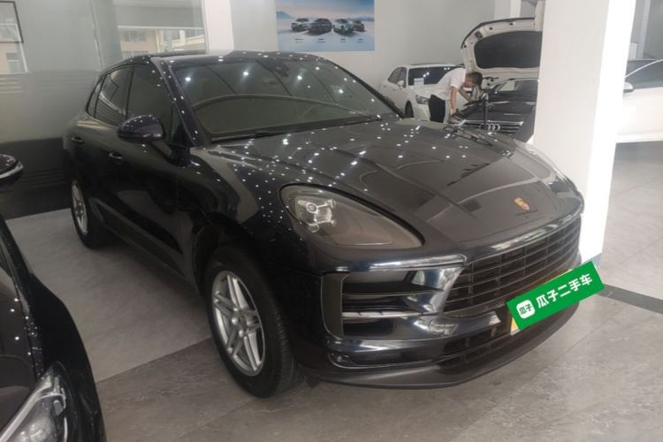 Used Porsche Macan 2021 Macan 2.0T Front Right 45 Deg