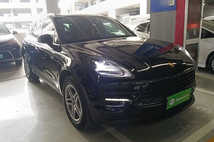 Used Porsche Macan 2021 Macan 2.0T Front Right 45 Deg