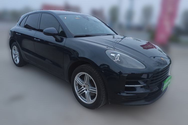 Used Porsche Macan 2021 Macan 2.0T Front Right 45 Deg