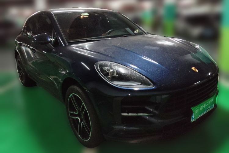 Used Porsche Macan 2021 Macan 2.0T Front Right 45 Deg