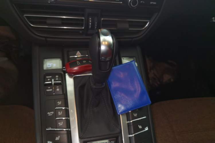 Used Porsche Macan 2021 Macan 2.0T Gear Lever