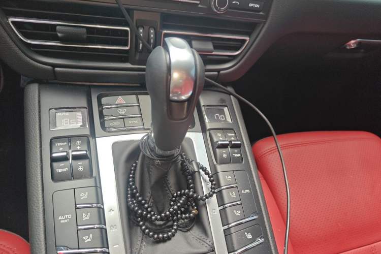 Used Porsche Macan 2021 Macan 2.0T Gear Lever