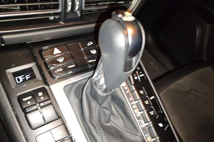 Used Porsche Macan 2021 Macan 2.0T Gear Lever