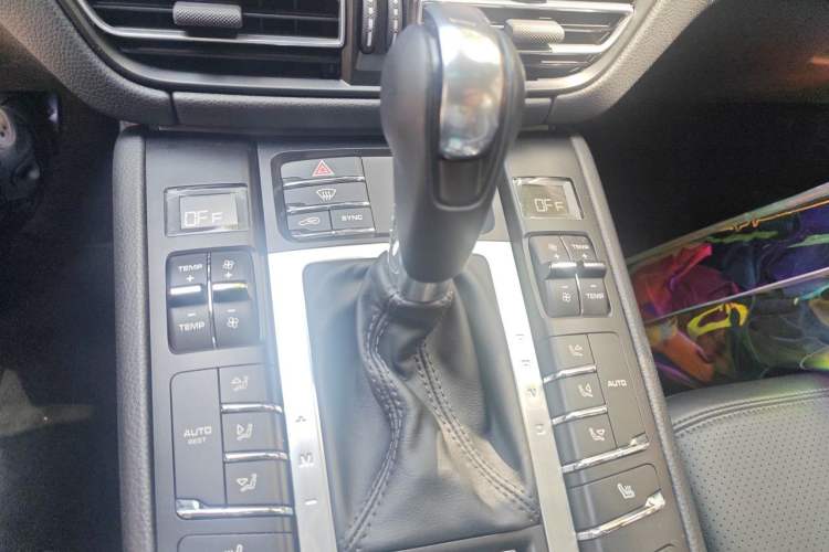 Used Porsche Macan 2021 Macan 2.0T Gear Lever