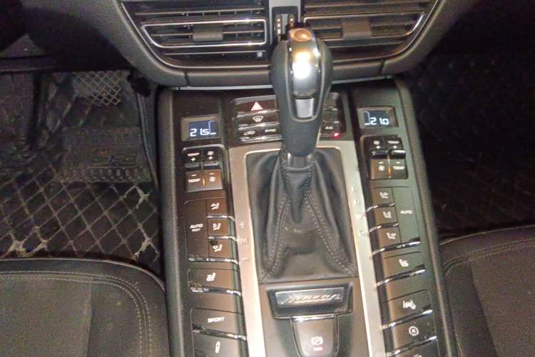 Used Porsche Macan 2021 Macan 2.0T Gear Lever