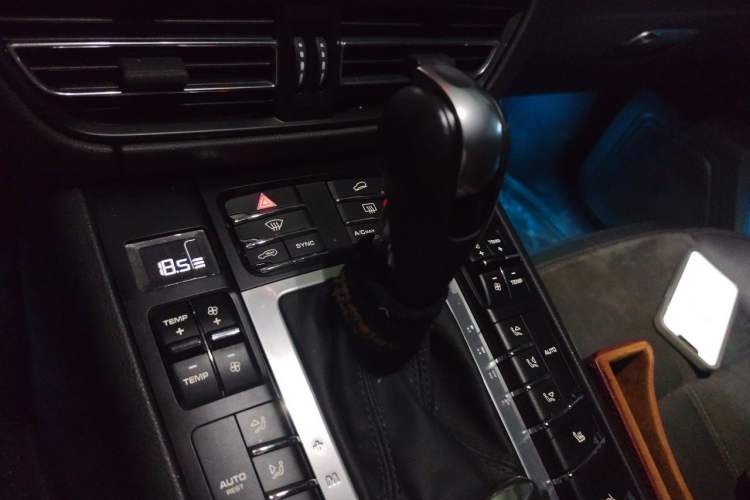 Used Porsche Macan 2021 Macan 2.0T Gear Lever