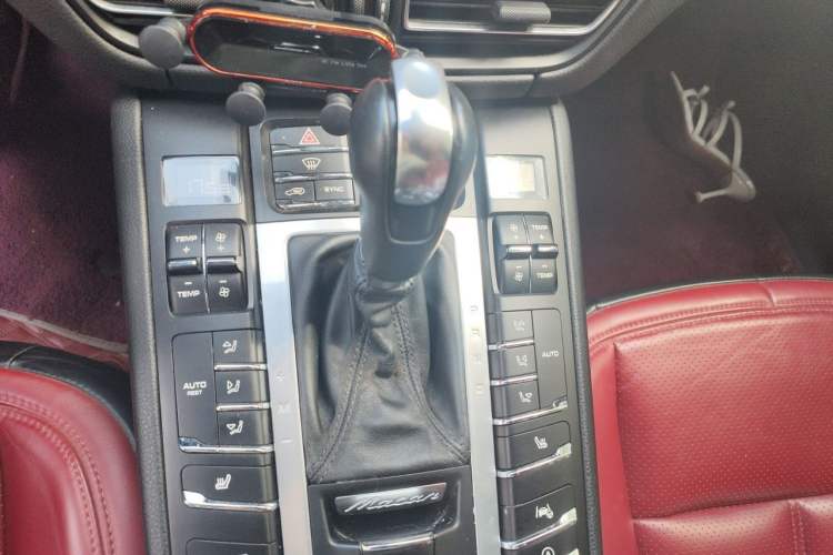 Used Porsche Macan 2021 Macan 2.0T Gear Lever