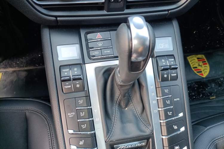 Used Porsche Macan 2021 Macan S 3.0T Gear Lever