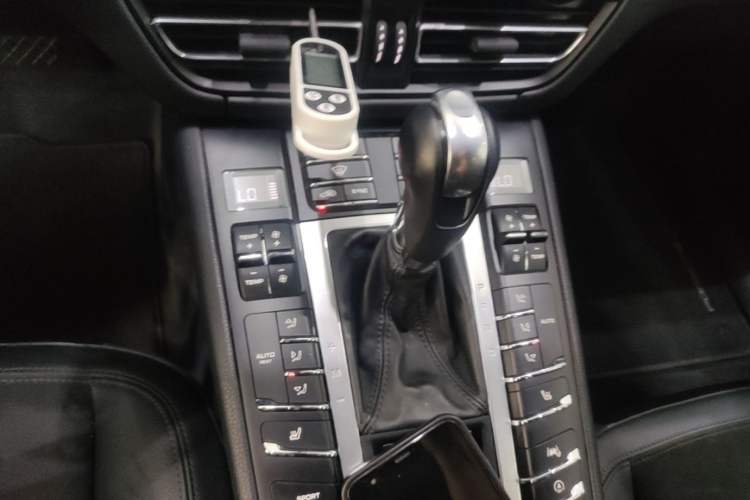 Used Porsche Macan 2021 Macan 2.0T Gear Lever