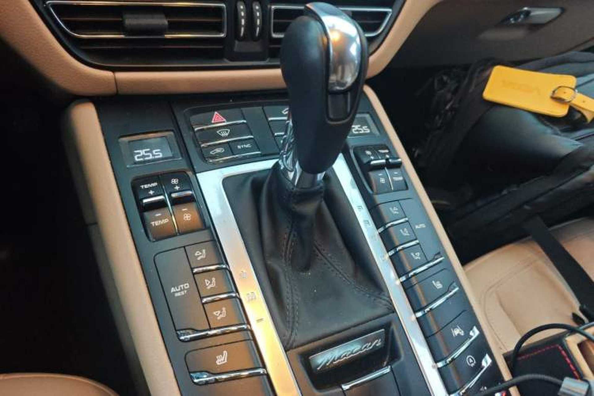Used Porsche Macan 2021 Macan 2.0T Gear Lever