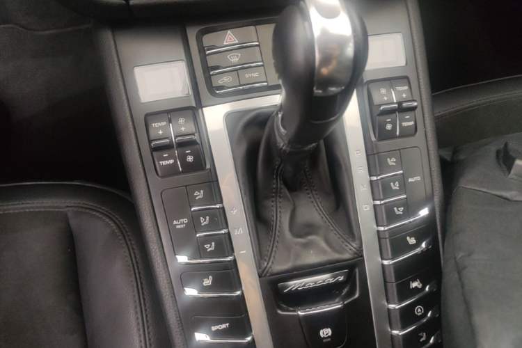 Used Porsche Macan 2021 Macan 2.0T Gear Lever