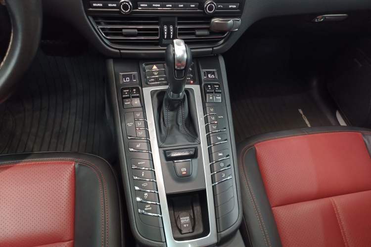 Used Porsche Macan 2021 Macan S 3.0T Gear Lever