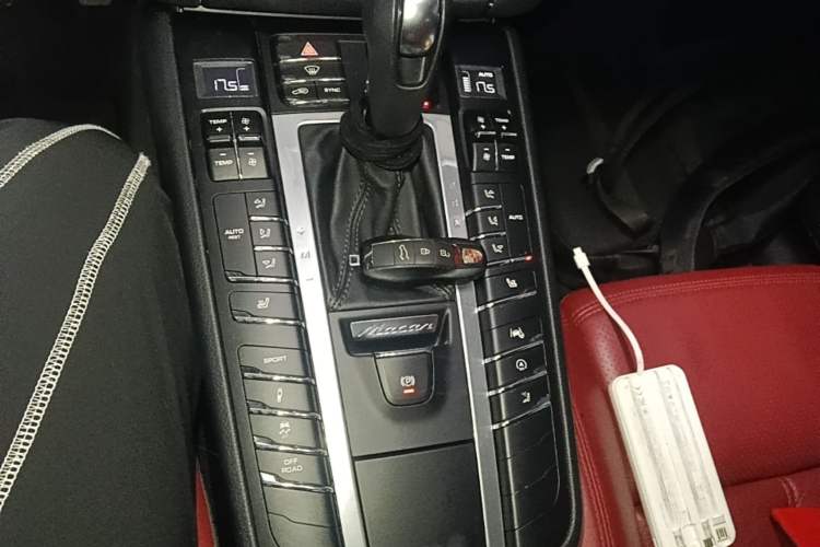 Used Porsche Macan 2021 Macan 2.0T Gear Lever