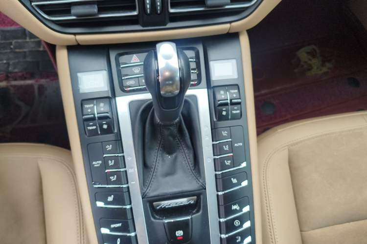 Used Porsche Macan 2021 Macan 2.0T Gear Lever