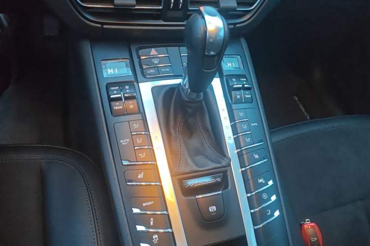 Used Porsche Macan 2021 Macan 2.0T Gear Lever
