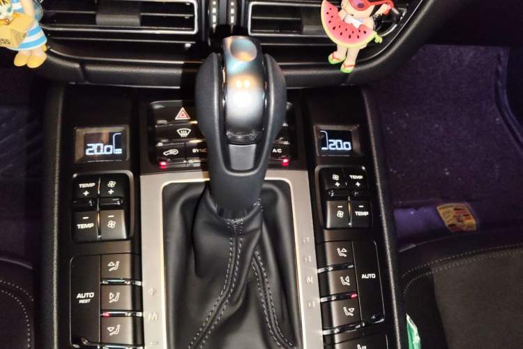 Used Porsche Macan 2021 Macan 2.0T Gear Lever