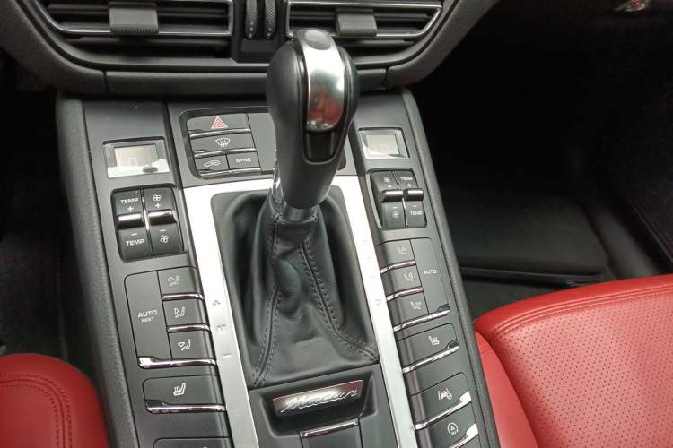 Used Porsche Macan 2021 Macan 2.0T Gear Lever