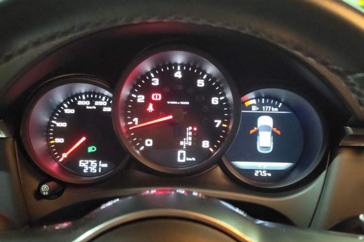 Used Porsche Macan 2021 Macan 2.0T Instrument Cluster