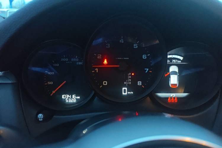 Used Porsche Macan 2021 Macan 2.0T Instrument Cluster