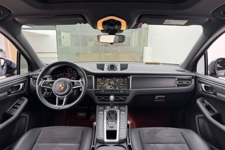 Used Porsche Macan 2021 Macan 2.0T Interior 1