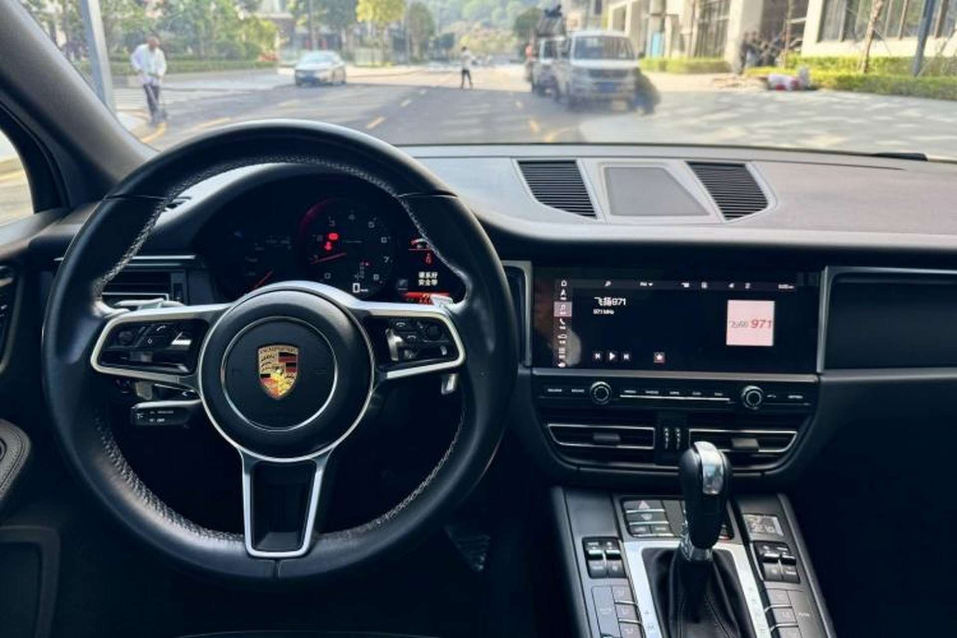 Used Porsche Macan 2021 Macan 2.0T Interior 2