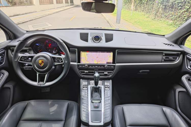 Used Porsche Macan 2021 Macan 2.0T Interior 2