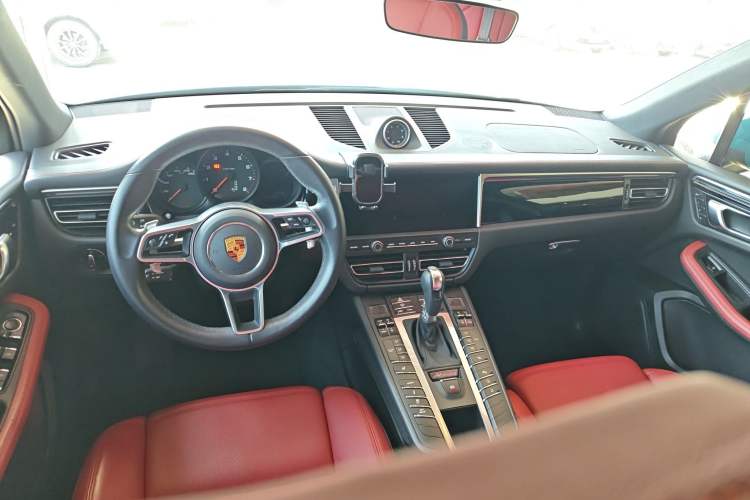 Used Porsche Macan 2021 Macan 2.0T Interior 2