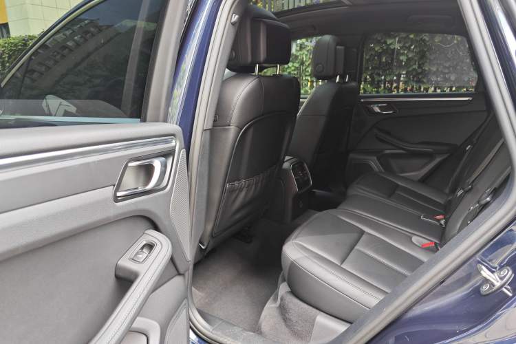 Used Porsche Macan 2021 Macan 2.0T Interior 4