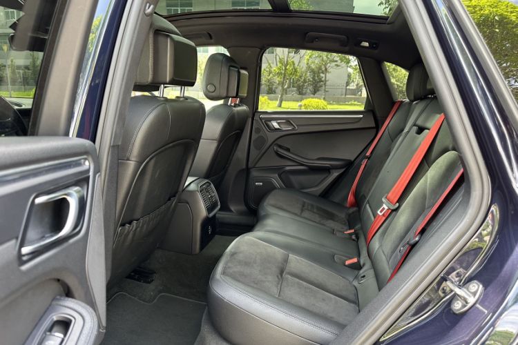 Used Porsche Macan 2021 Macan 2.0T Interior 4