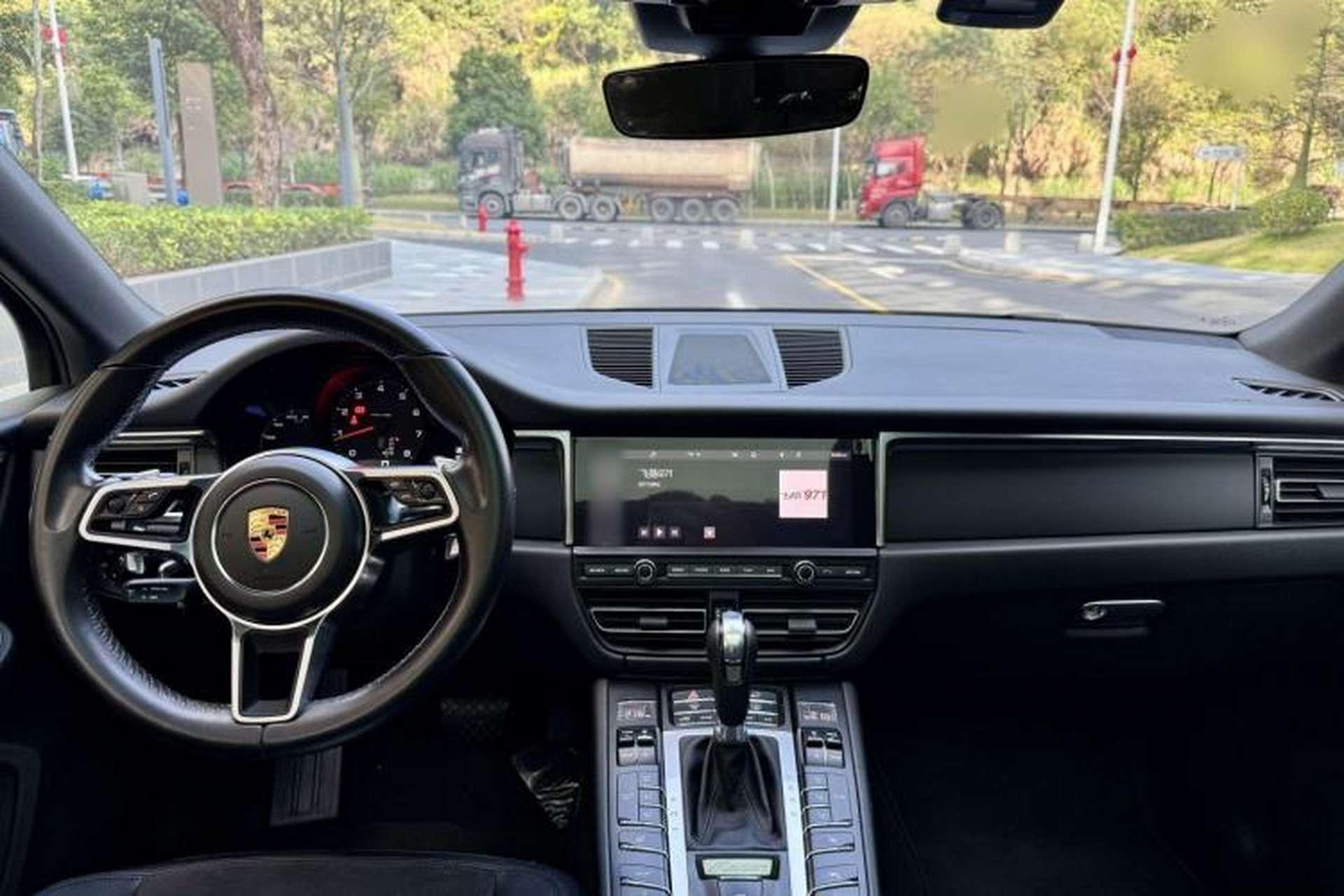 Used Porsche Macan 2021 Macan 2.0T Interior 5