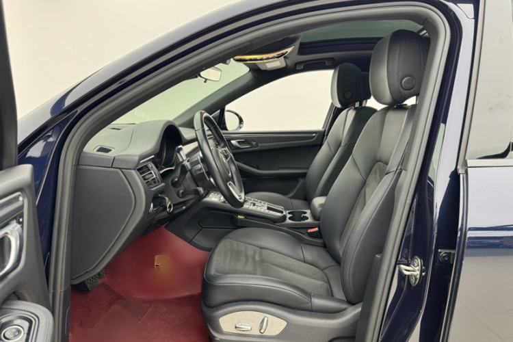 Used Porsche Macan 2021 Macan 2.0T Interior 5