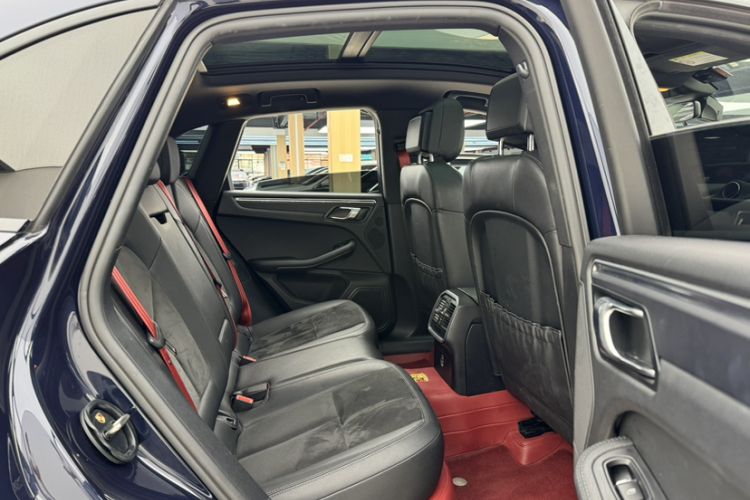 Used Porsche Macan 2021 Macan 2.0T Interior 9