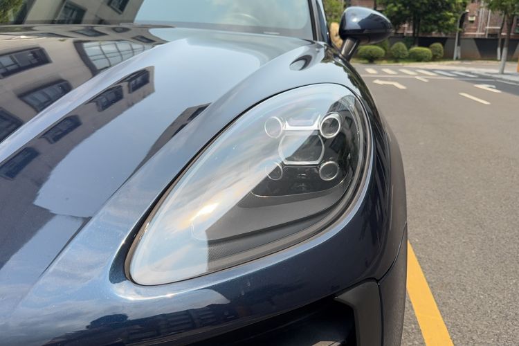 Used Porsche Macan 2021 Macan 2.0T Left Front Headlight